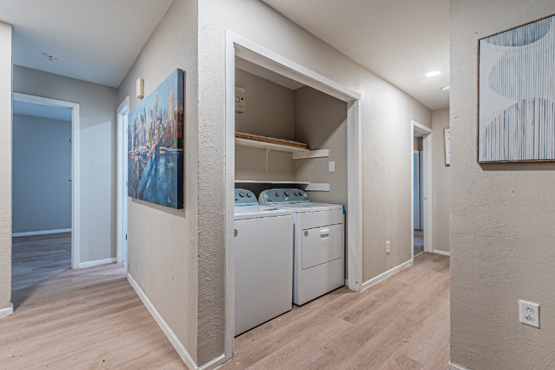 3728 Yosemite Dr - Photo 3 of 14