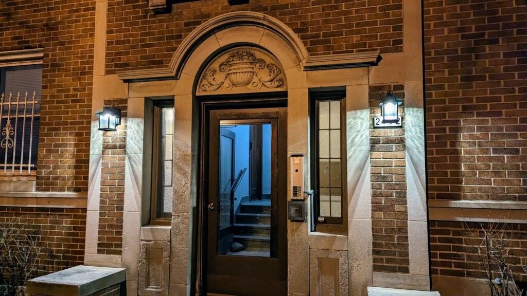 2752 N Bartlett Ave #3 - Photo 4 of 10