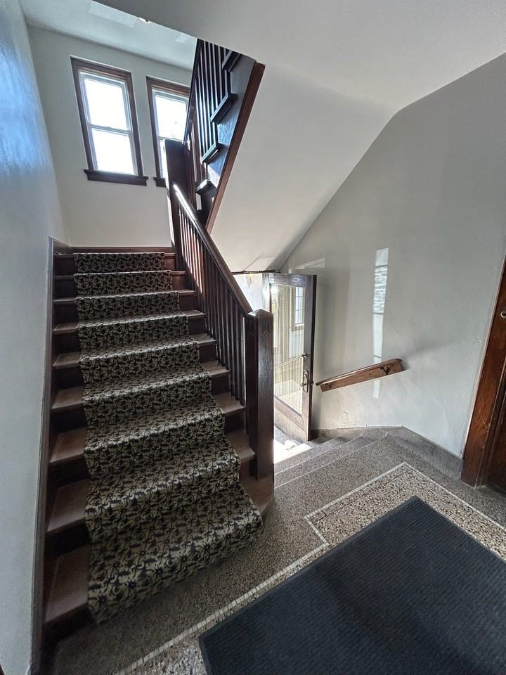 2752 N Bartlett Ave #3 - Photo 5 of 10