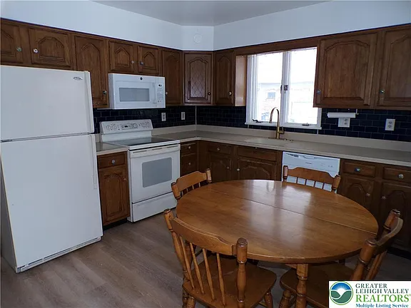 2250 Siegfried Ave - Photo 7 of 7