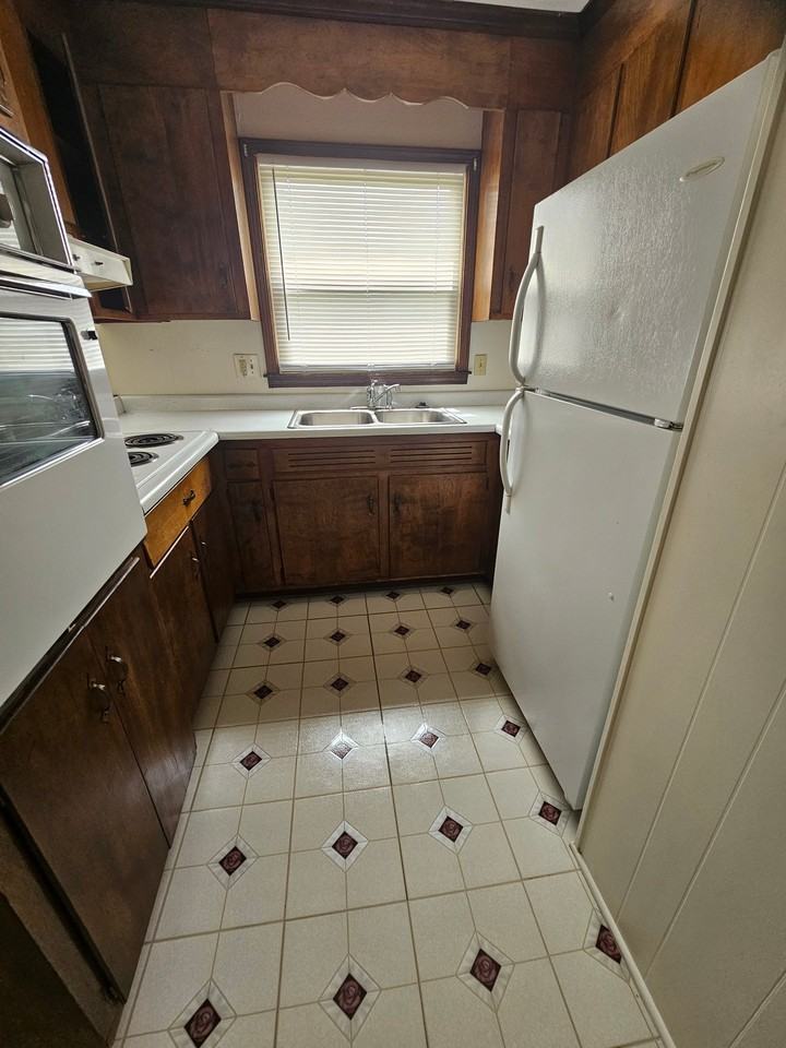 401 S 1st St #2 - Photo 3 of 11