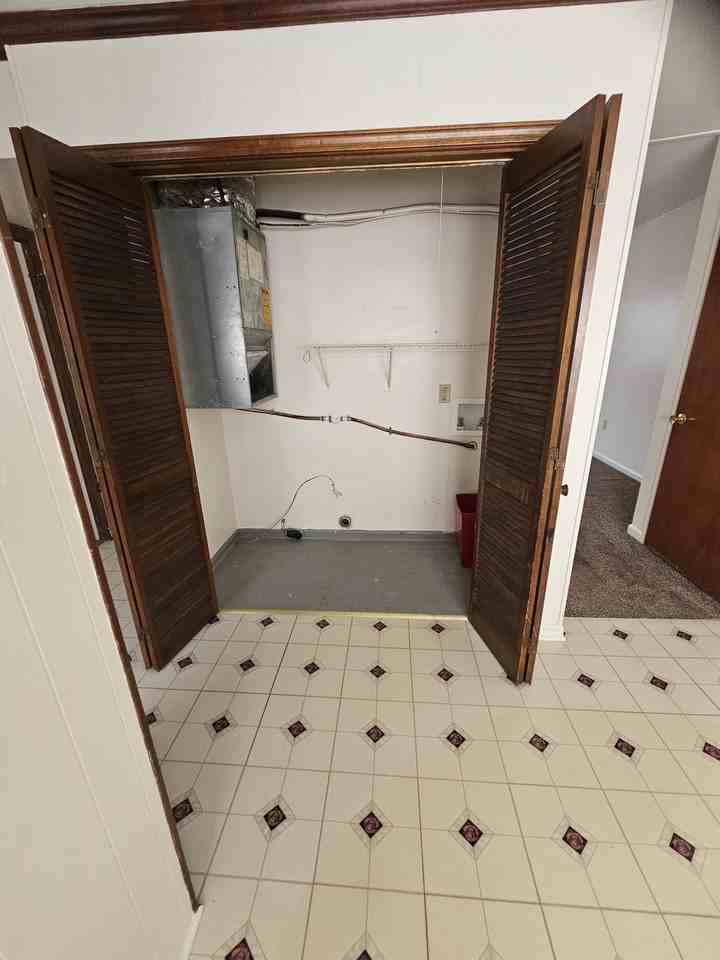 401 S 1st St #2 - Photo 4 of 11