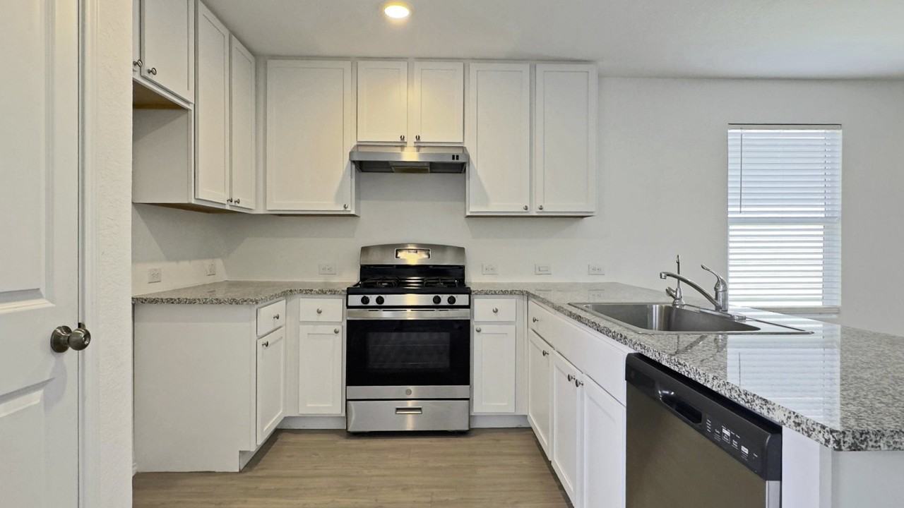 13930 Wool Park - Photo 3 of 11