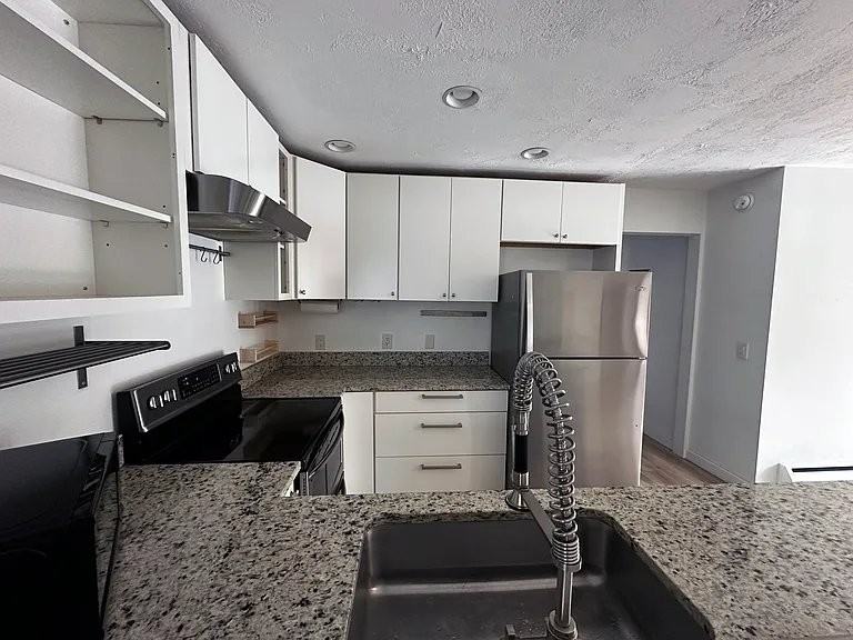 1895 Alpine Ave #C13 - Photo 5 of 17