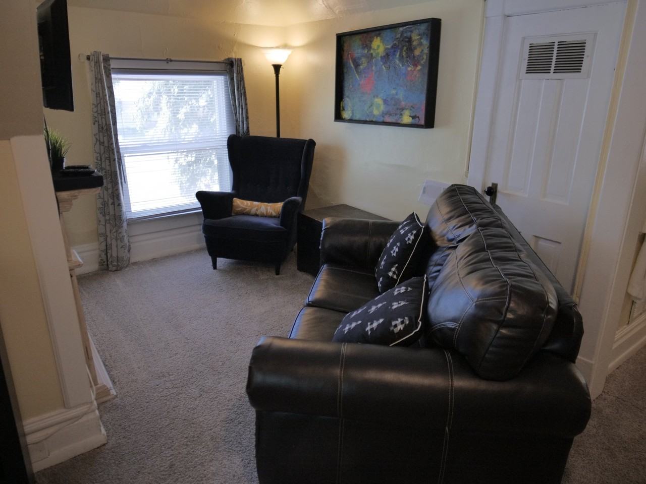 814 E Cimarron St #1 - Photo 3 of 14