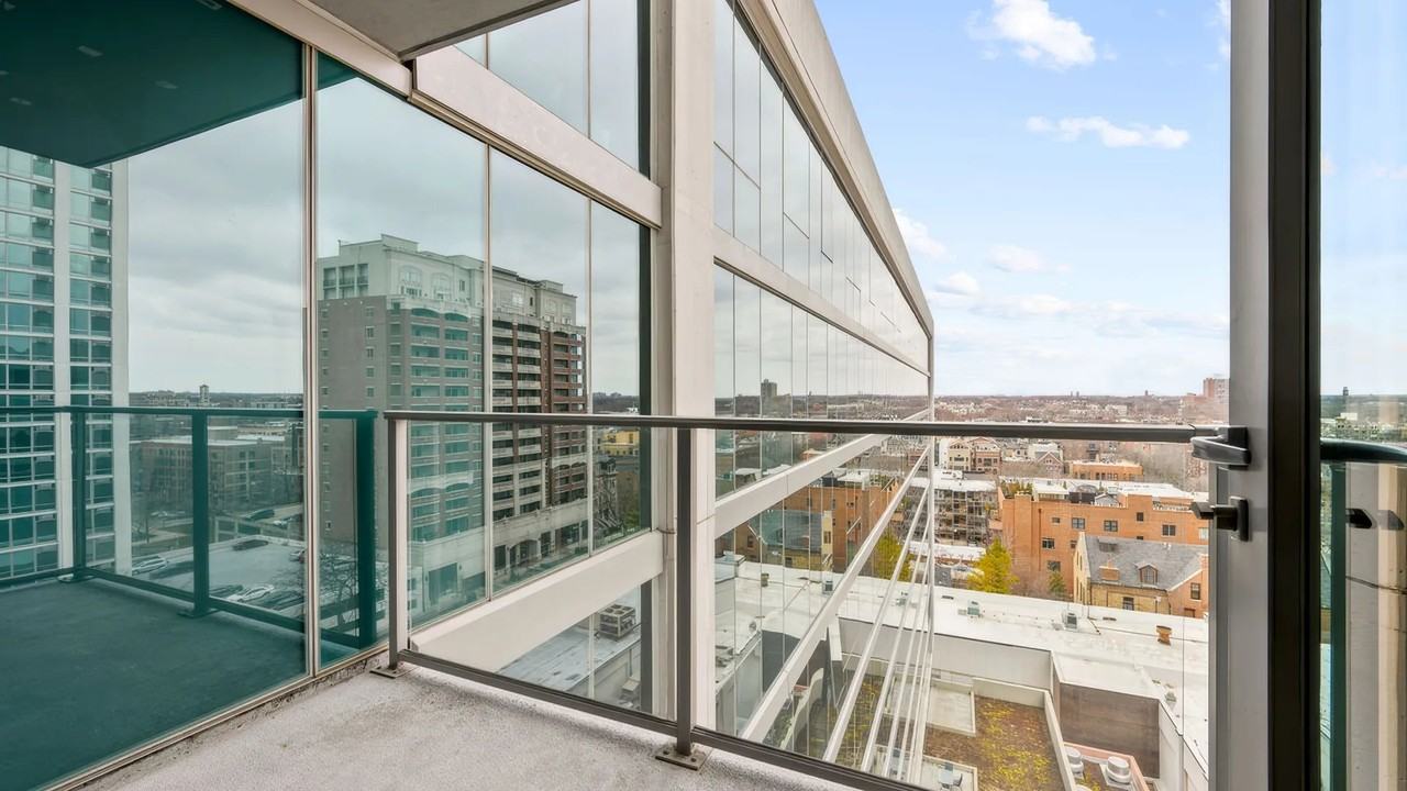 3798 N Halsted St - Photo 4 of 17