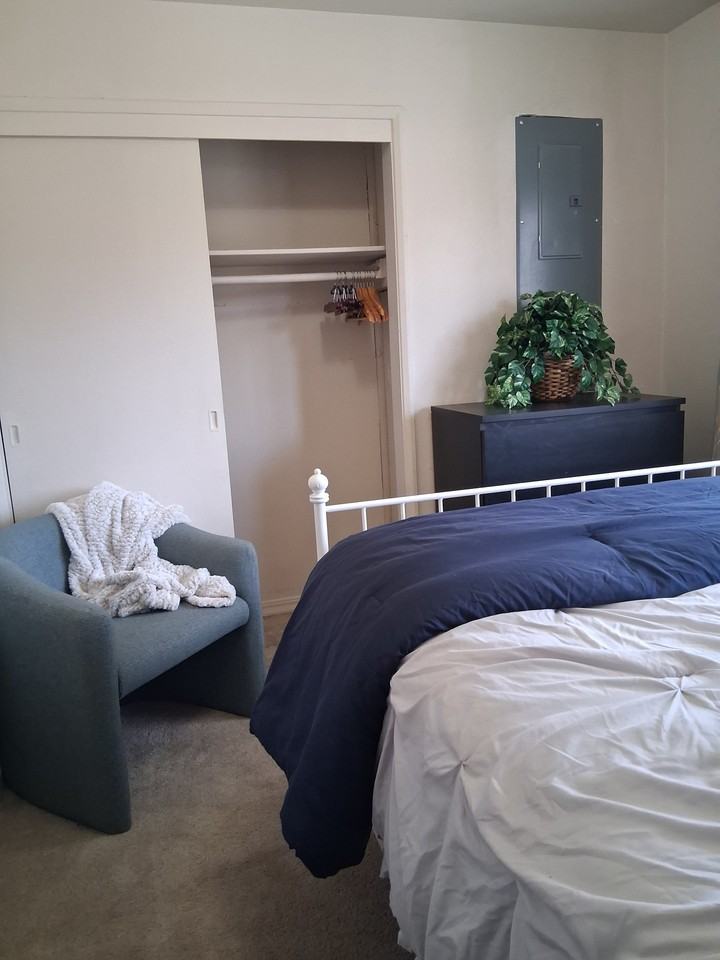 24203 36th Ave S - Photo 3 of 7