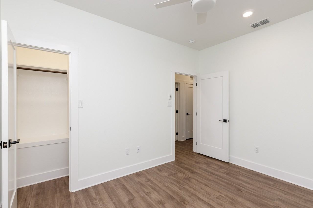 15302 E Chesapeake - Photo 6 of 11