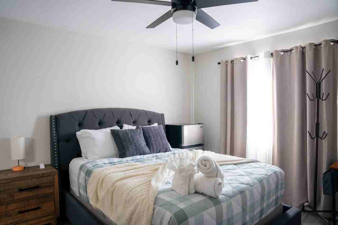 12765 Shadybend Dr - Photo 6 of 7