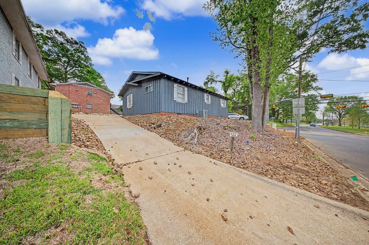 310 Powers St - Photo 3 of 15