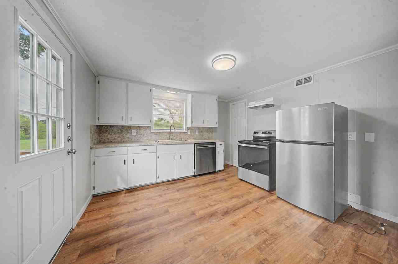 310 Powers St - Photo 4 of 15