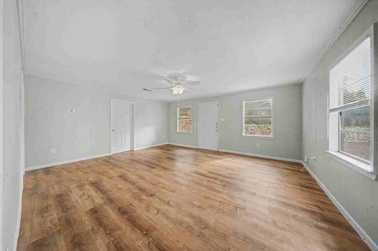 310 Powers St - Photo 7 of 15