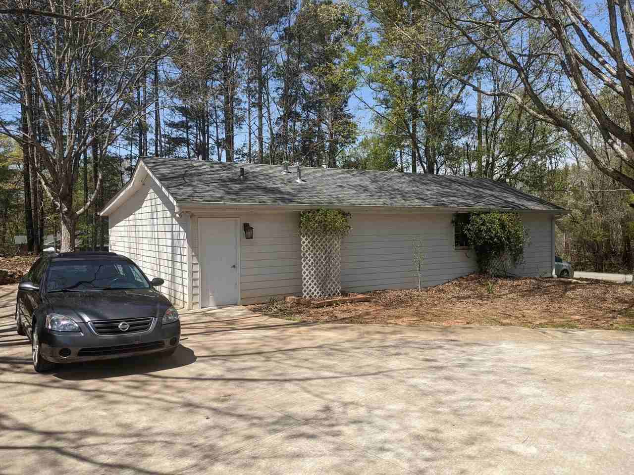 6339B Gaines Ferry Rd - Photo 4 of 16