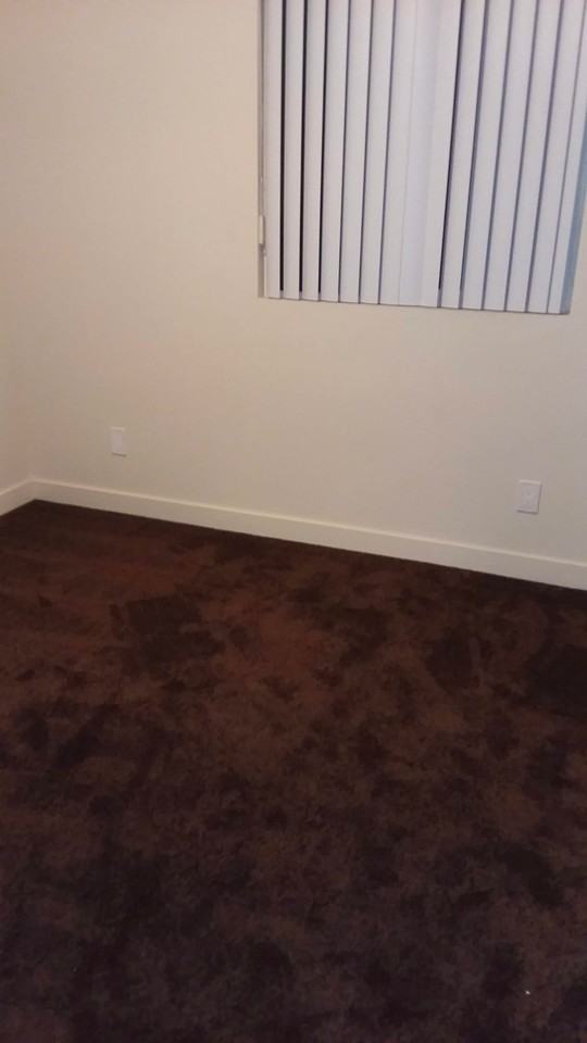 639 W 95th St - Photo 6 of 7