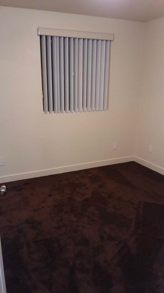 639 W 95th St - Photo 7 of 7