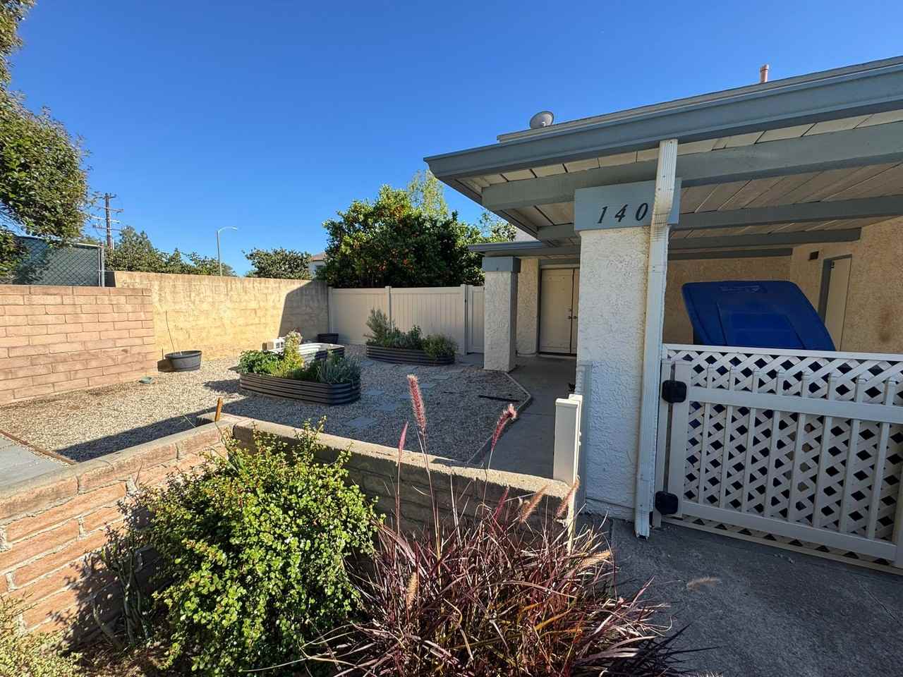 140 Spanish Moss Pl - Photo 2 of 20