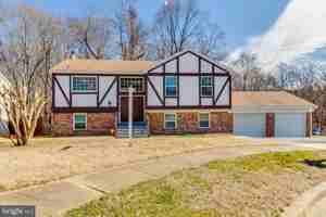 featured image of 6204 Barrowfield Ct