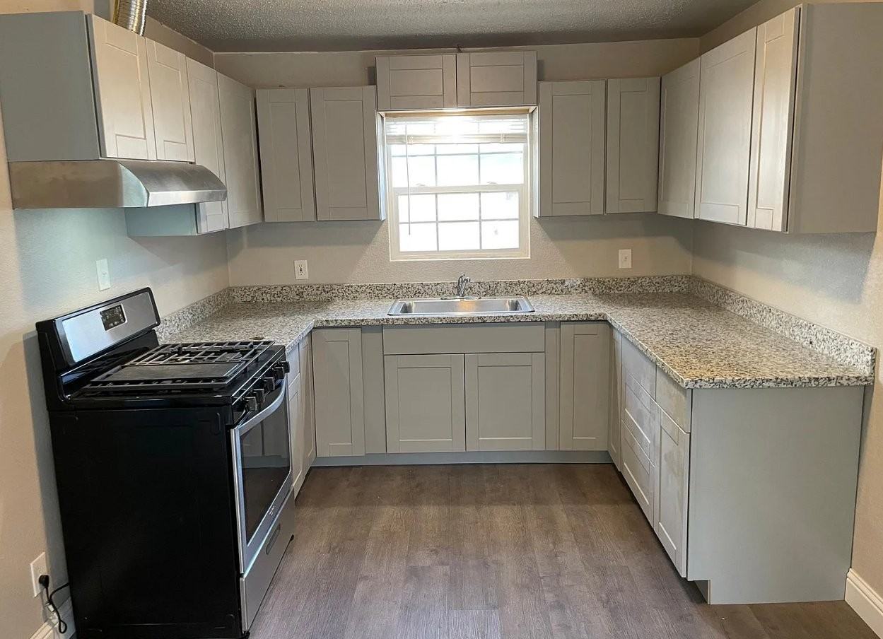 809 Marion St - Photo 4 of 8