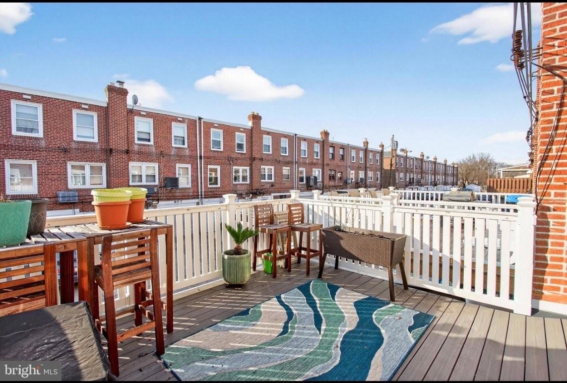 304 Pine St - Photo 5 of 17