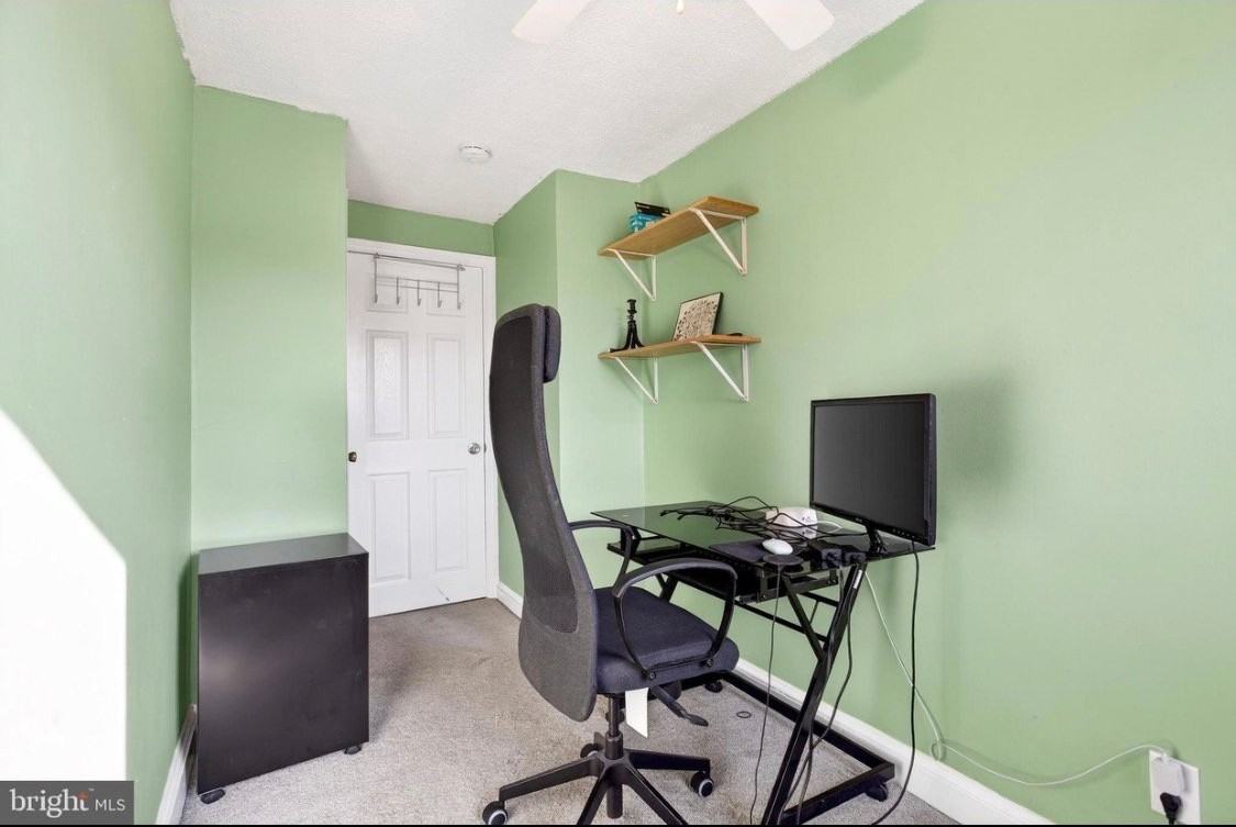 304 Pine St - Photo 7 of 17