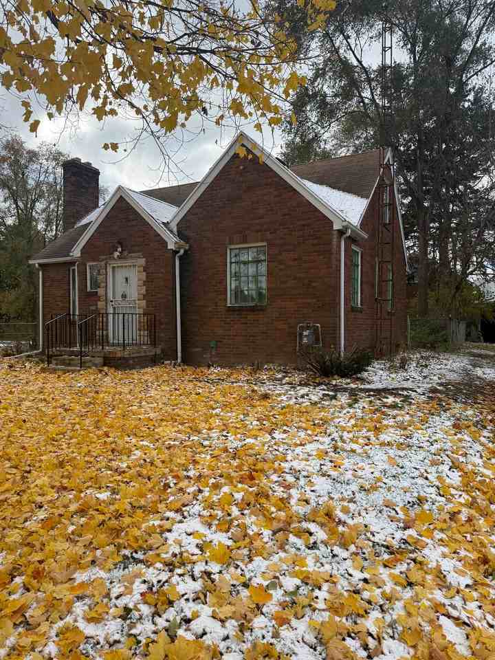 3101 Iroquois Ave - Photo 2 of 20