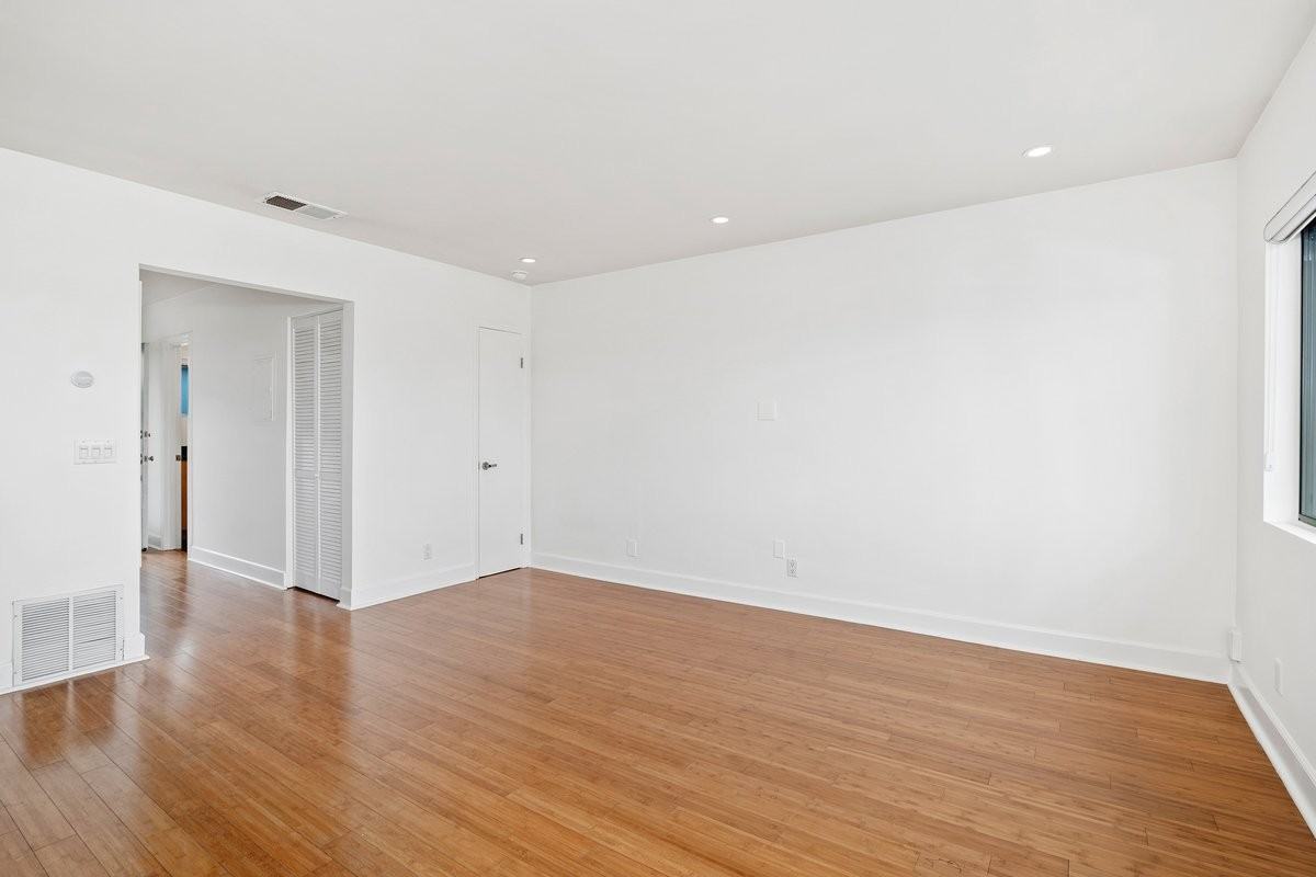 3907 Georgia St #21 - Photo 4 of 15
