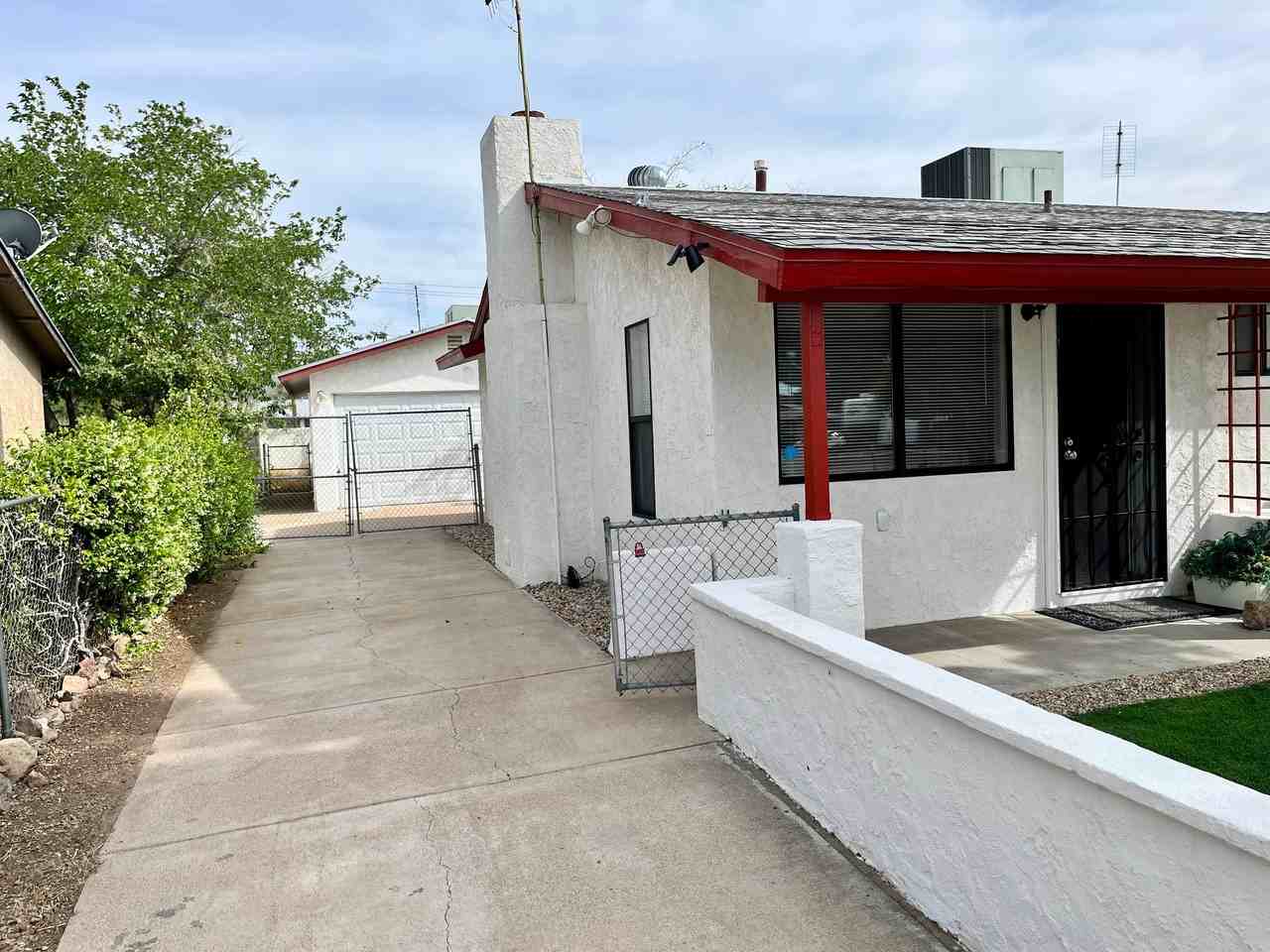 2116 Ashfork Ave - Photo 2 of 15