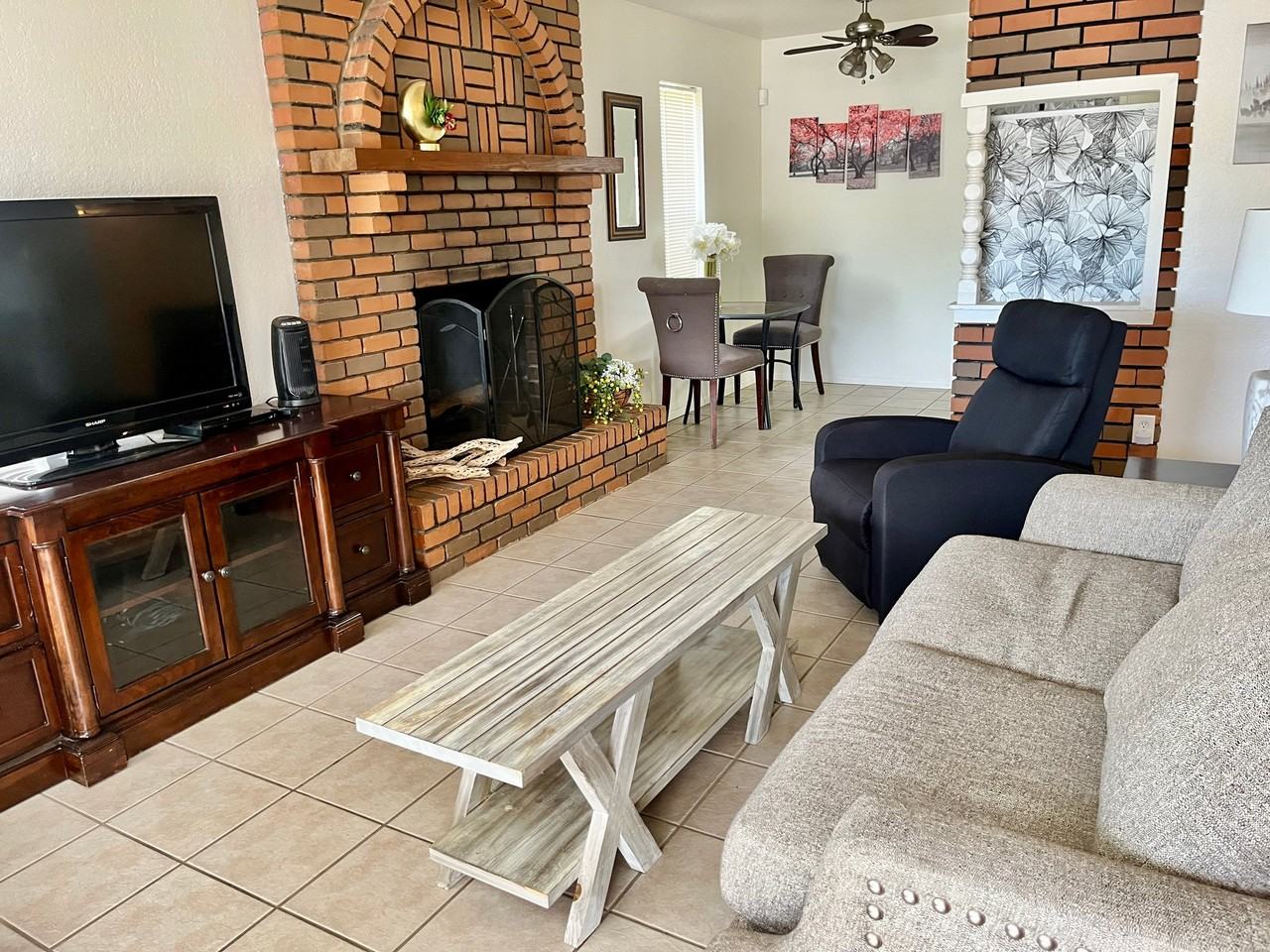 2116 Ashfork Ave - Photo 3 of 15