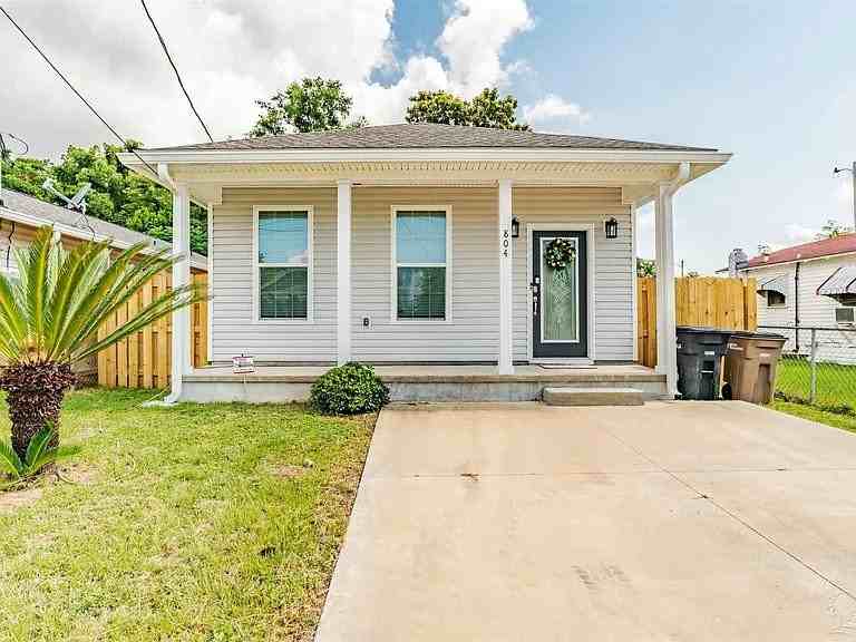 804 W Belmont St - Photo 2 of 20