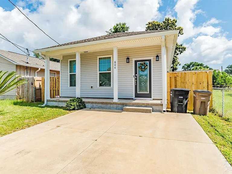 804 W Belmont St - Photo 5 of 20