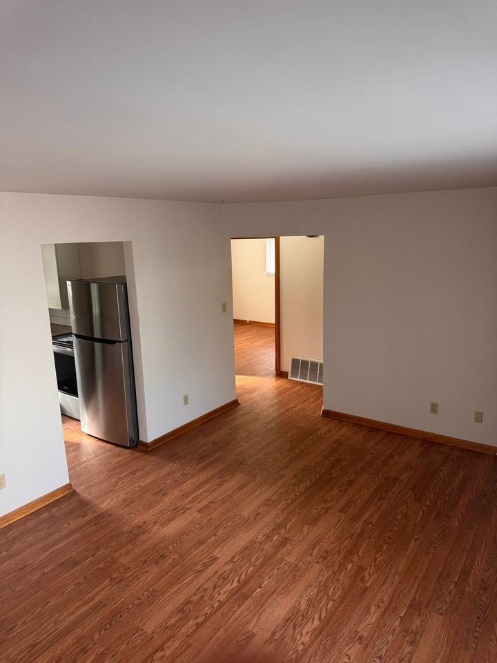 1196 Knox Ave #A - Photo 2 of 15