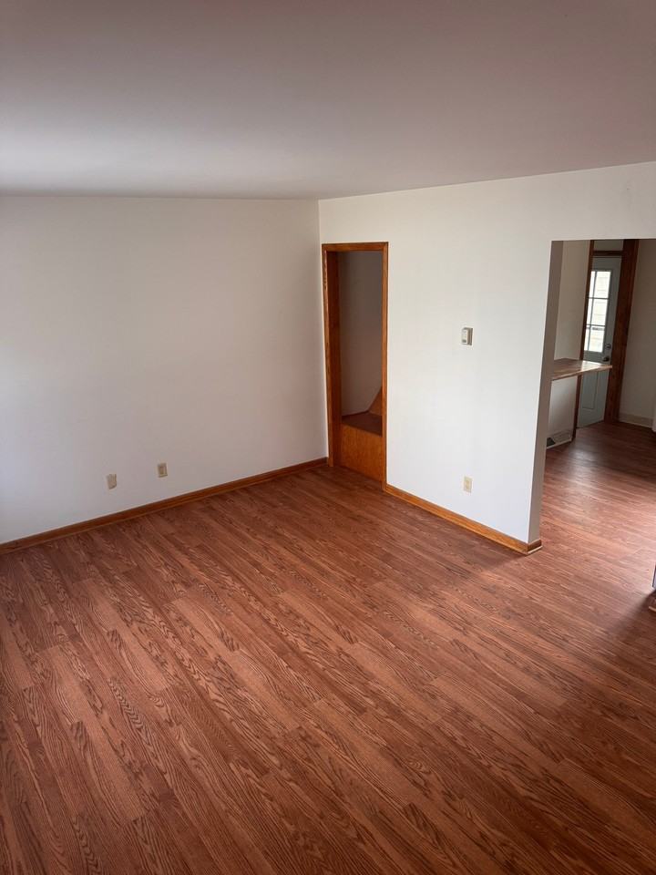 1196 Knox Ave #A - Photo 3 of 15