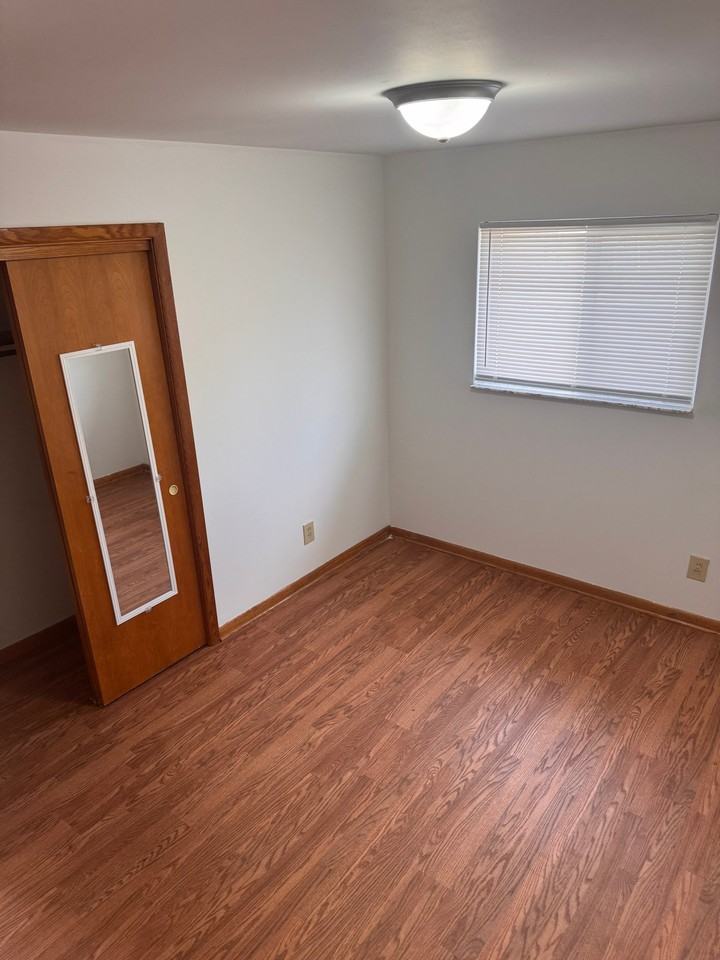 1196 Knox Ave #A - Photo 5 of 15