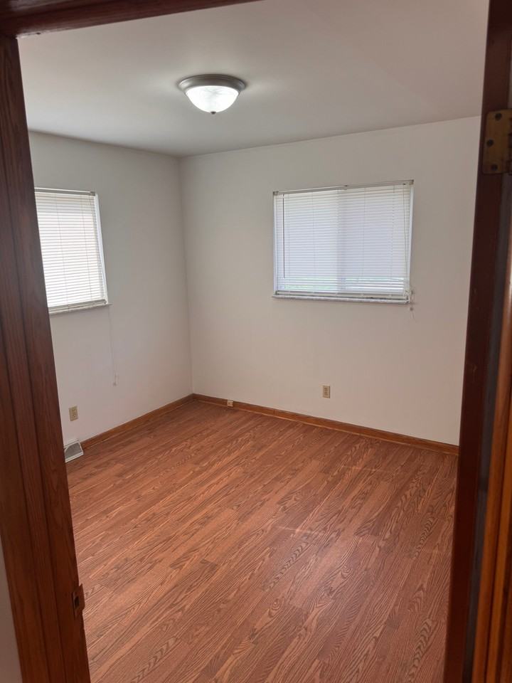 1196 Knox Ave #A - Photo 6 of 15