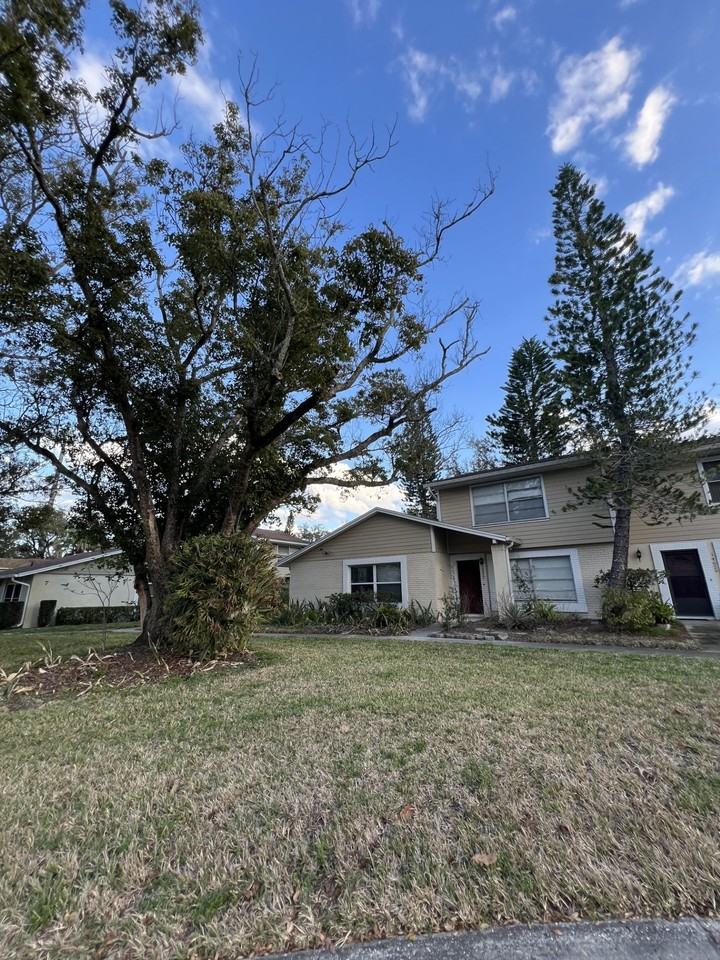 14627 Pine Glen Cir - Photo 3 of 15