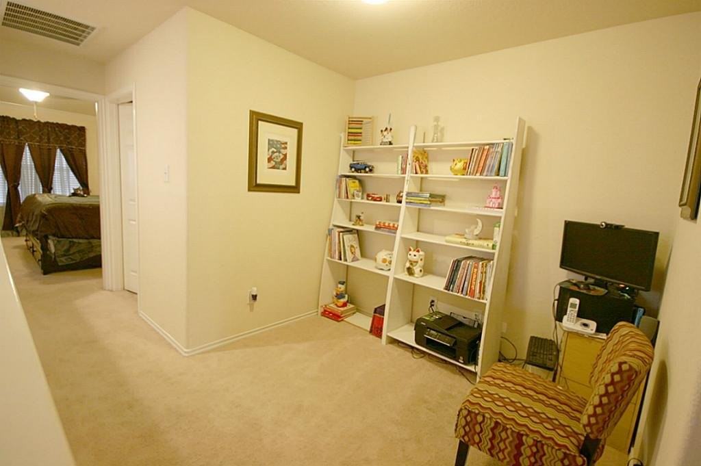 24654 Folkstone Cir - Photo 3 of 11