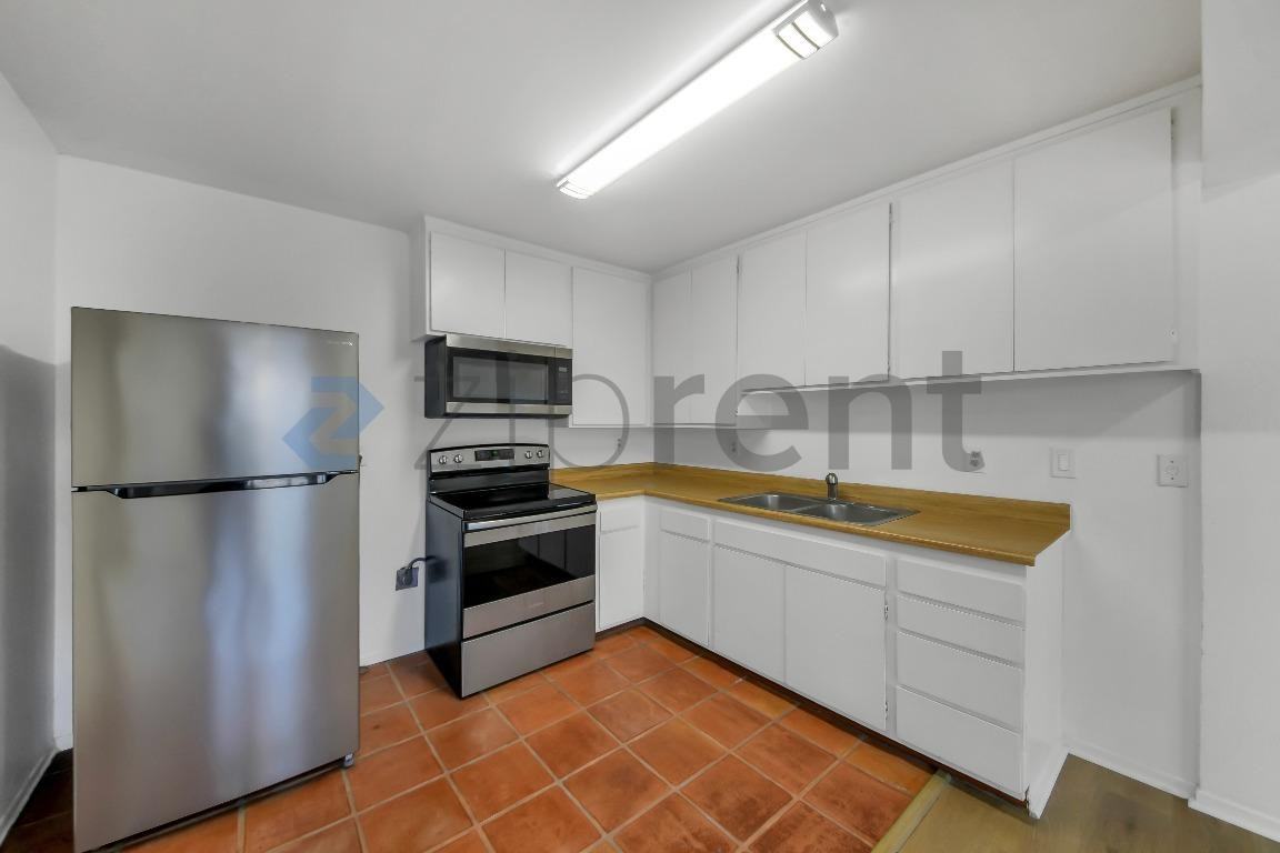 265 Hollywood Blvd #2 - Photo 4 of 11