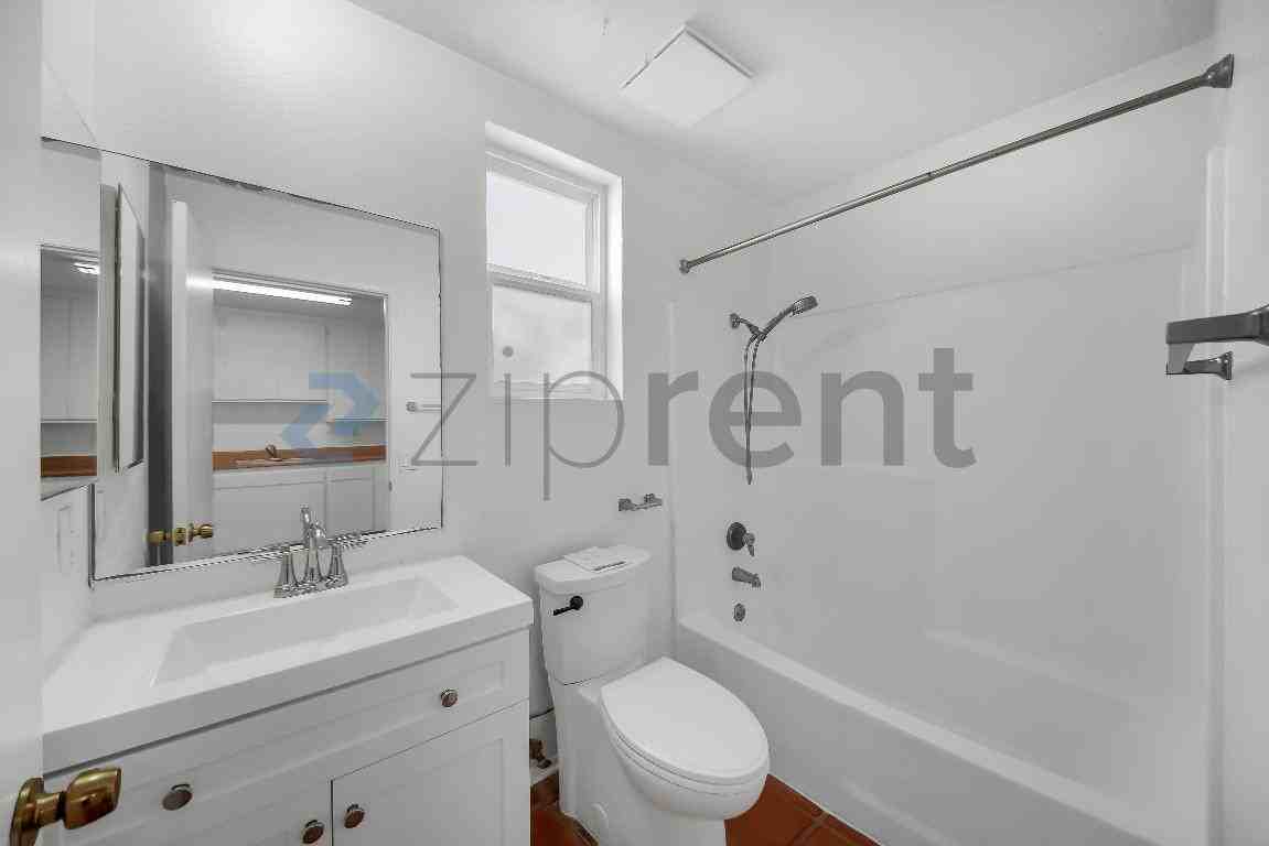 265 Hollywood Blvd #2 - Photo 7 of 11