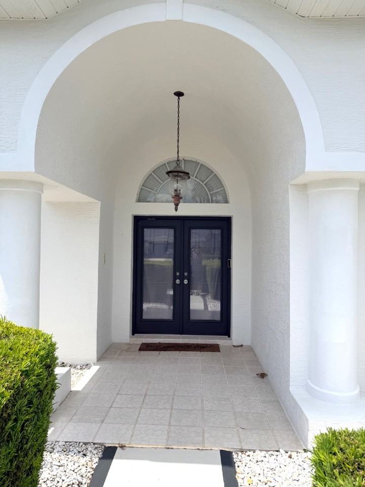 13425 Bolton Ct - Photo 4 of 27