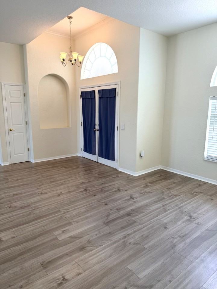 13425 Bolton Ct - Photo 5 of 27