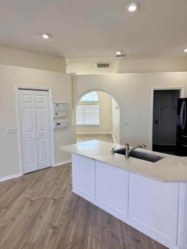 13425 Bolton Ct - Photo 7 of 27