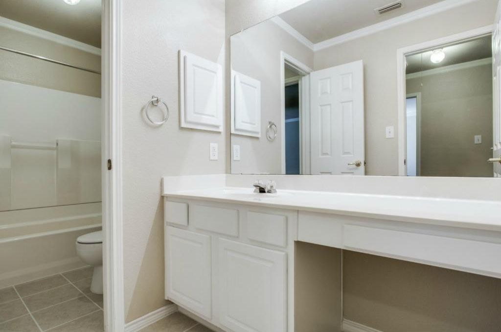 7001 Van Gogh Dr - Photo 2 of 23