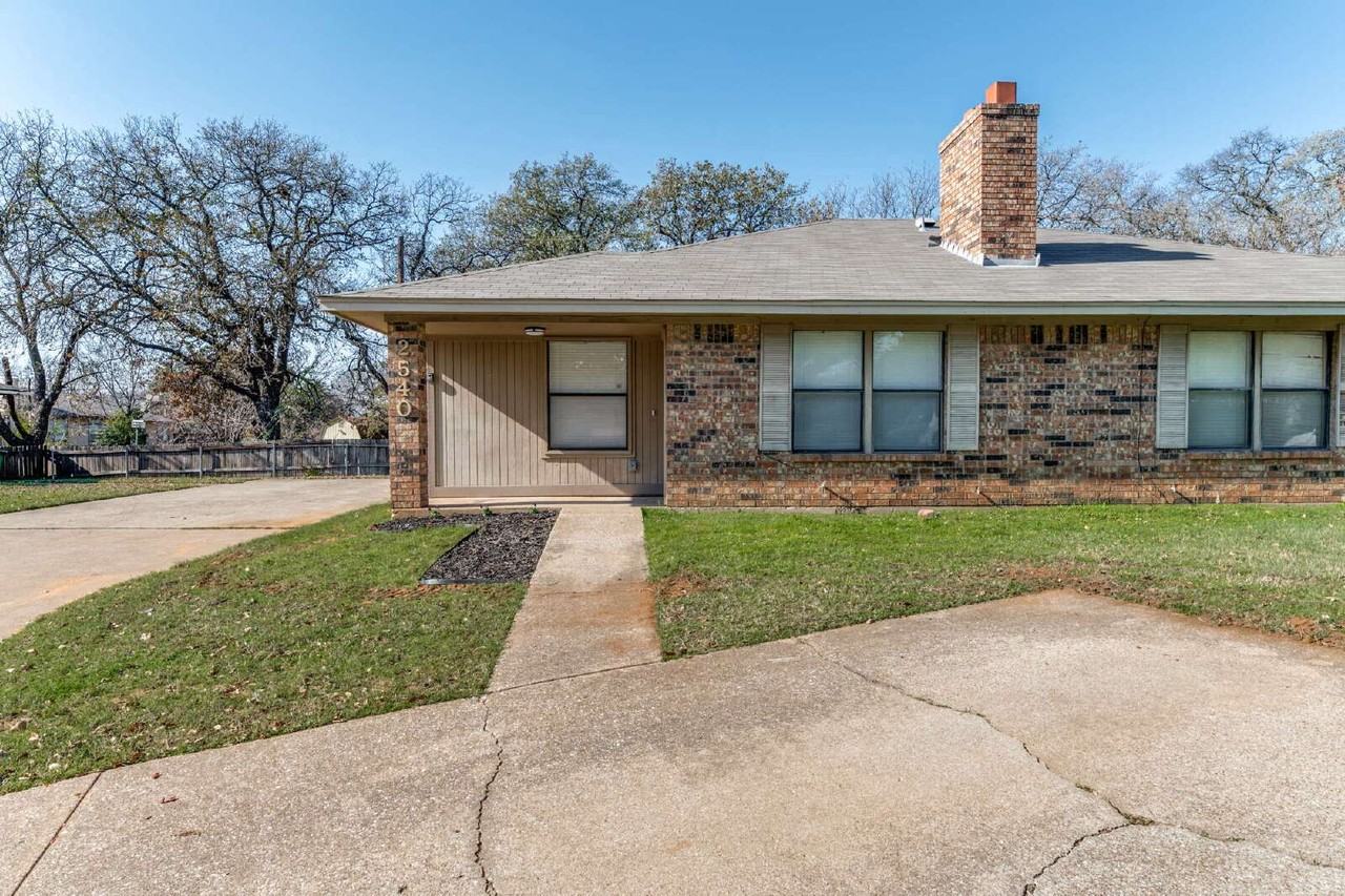 2540 Windy Pine Ln - Photo 2 of 34