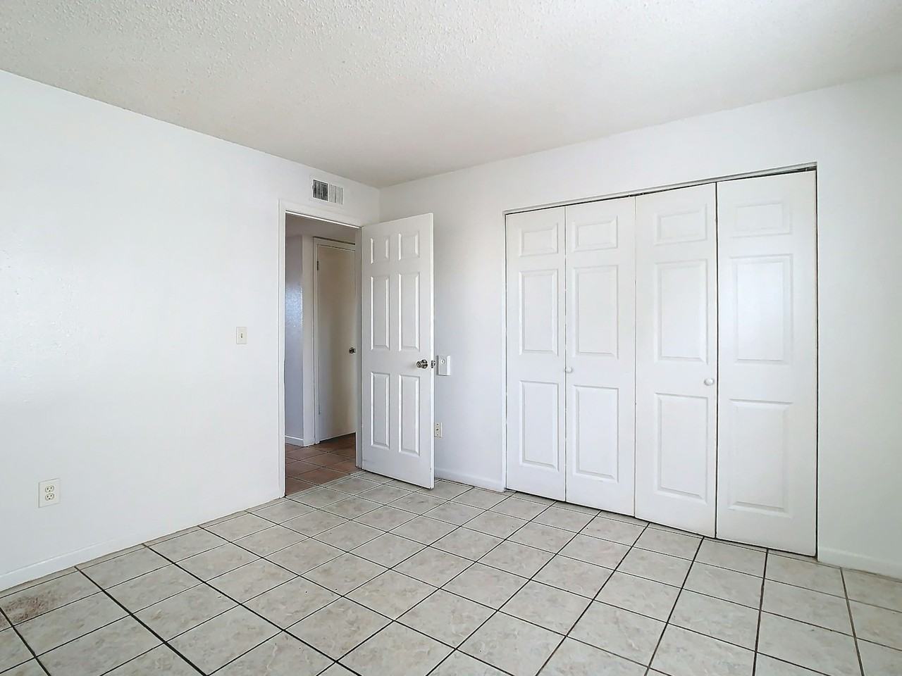 712 East Floribraska Avenue, Unit A - Photo 5 of 13