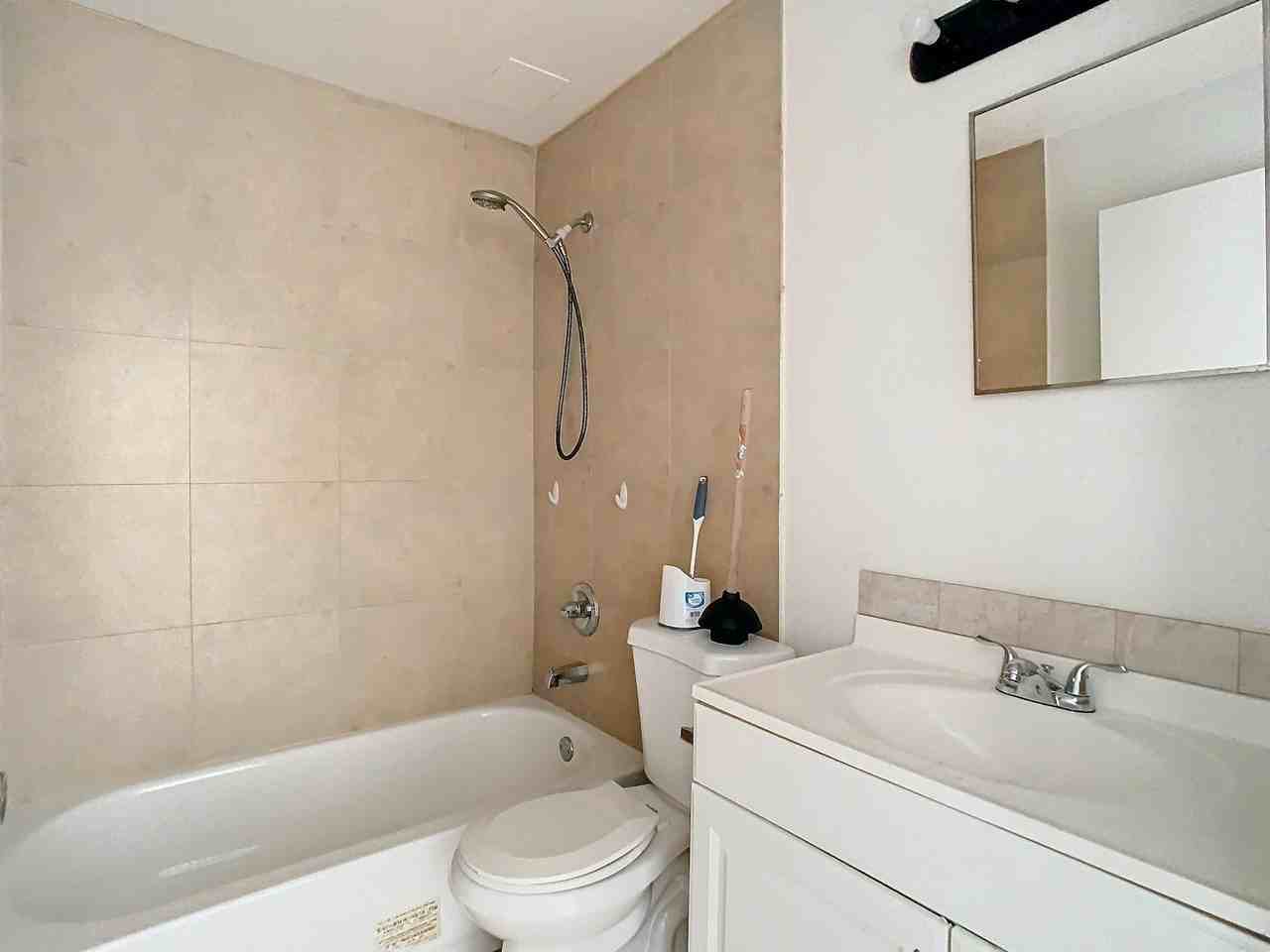 712 East Floribraska Avenue, Unit A - Photo 6 of 13