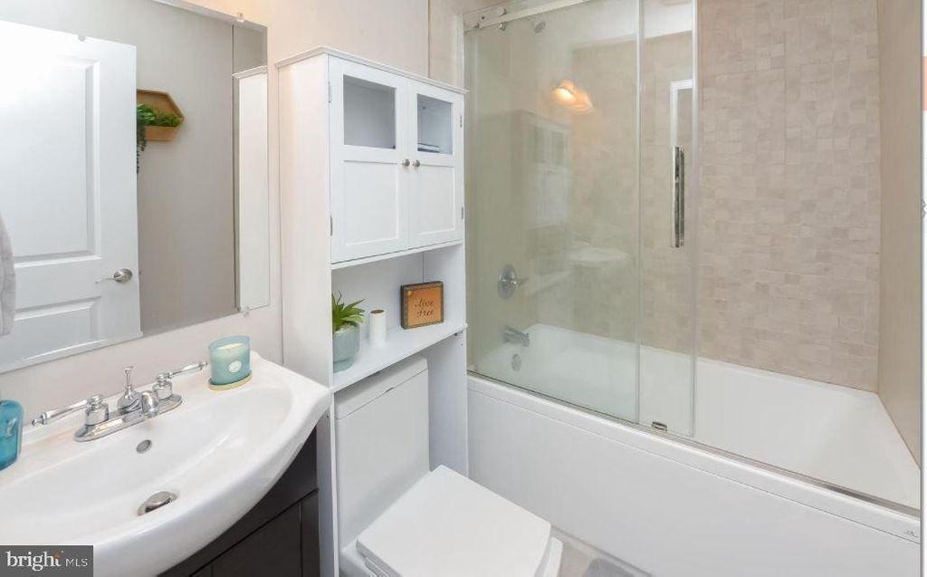 1625 Ridge Avenue, Unit 1 - Photo 6 of 18