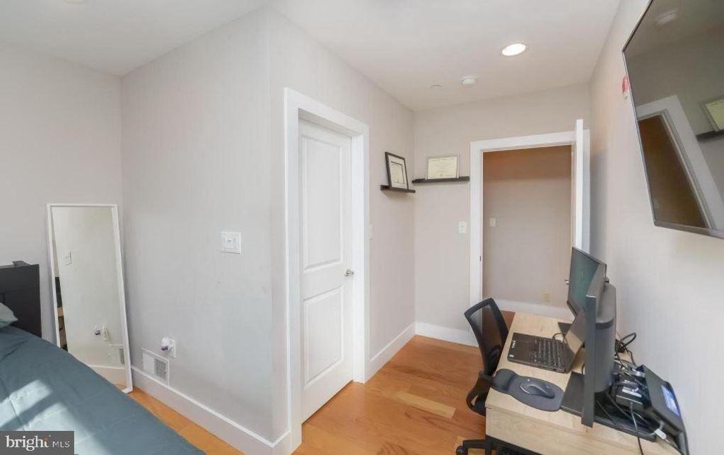 1625 Ridge Avenue, Unit 1 - Photo 7 of 18