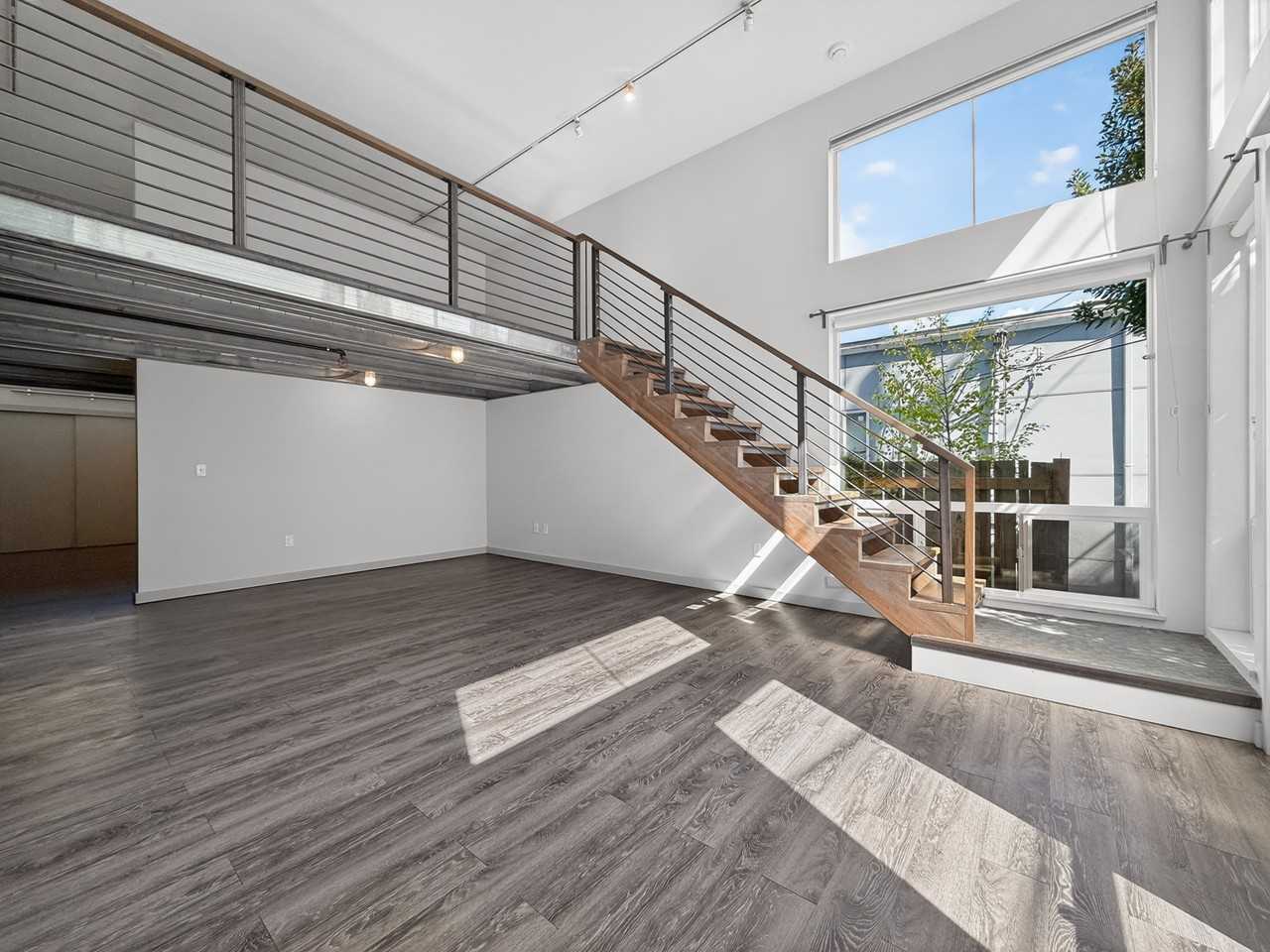 2110 W Dravus St, Seattle - Photo 5 of 18