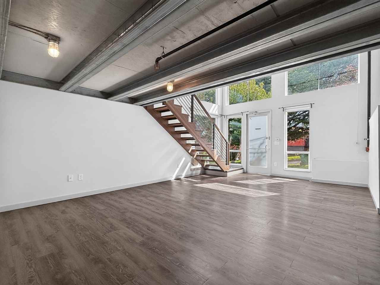 2110 W Dravus St, Seattle - Photo 6 of 18