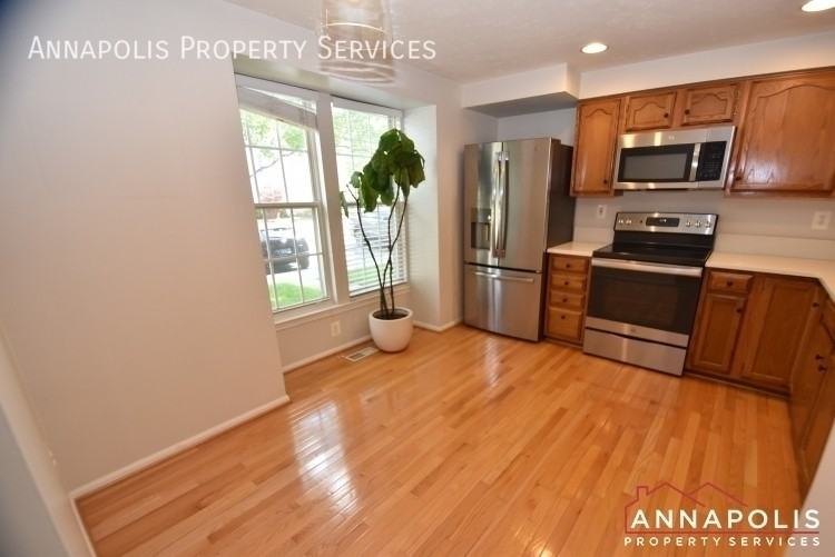 571 Quaker Ridge Ct - Photo 4 of 20